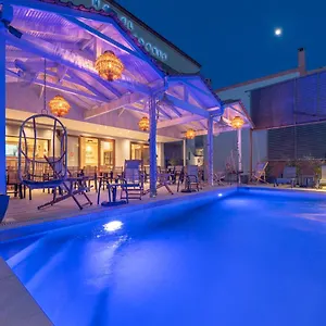 Adonis Hotel de apartamente
