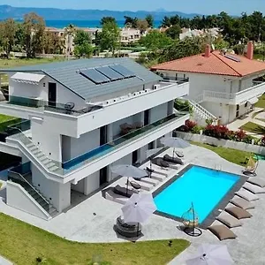 V Luxury Πανσιόν